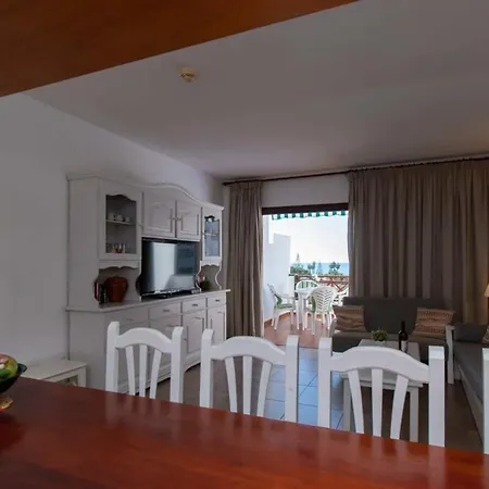 Apartment Victoria Court Ii H117 - One Bed With Sunny Balcony *