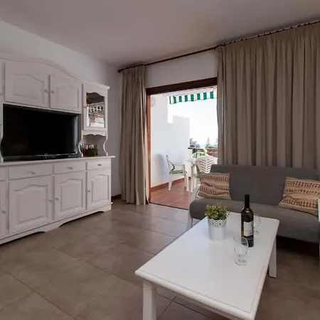 Апартаменты Victoria Court Ii H117 - One Bed With Sunny Balcony Лос Кристианос