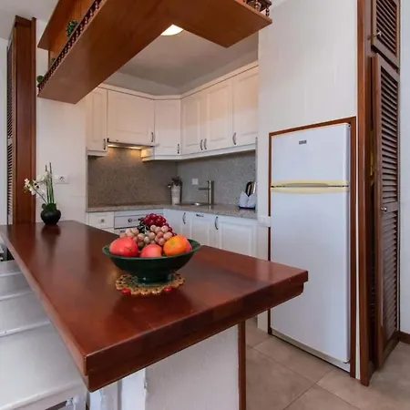 Victoria Court Ii H117 - One Bed With Sunny Balcony Apartment Los Cristianos (Tenerife)