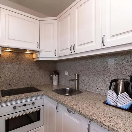 Victoria Court Ii H117 - One Bed With Sunny Balcony * Лос Кристианос