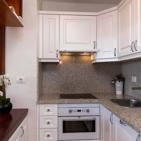 Victoria Court Ii H117 - One Bed With Sunny Balcony Апартаменты Лос Кристианос