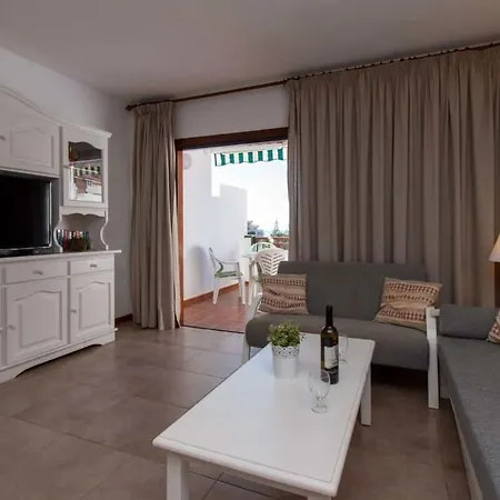 Victoria Court Ii H117 - One Bed With Sunny Balcony Лос Кристианос