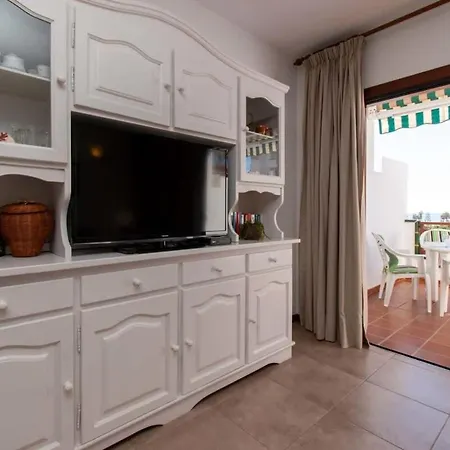 Victoria Court Ii H117 - One Bed With Sunny Balcony Апартаменты Лос Кристианос